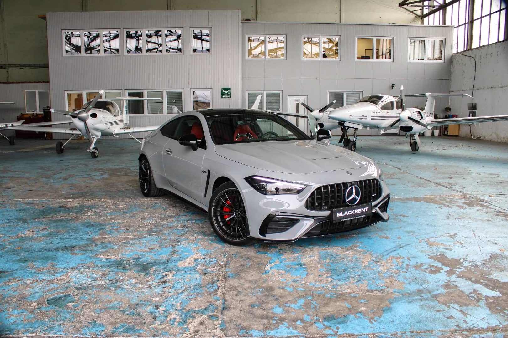 Mercedes-Benz CLE 2024 - Kliknutím zobrazíte detail vozidla Mercedes-Benz CLE 2024 petrol - Náhľad prémiového vozidla v BlackRent autopožičovni na Slovensku za 138,00€/deň